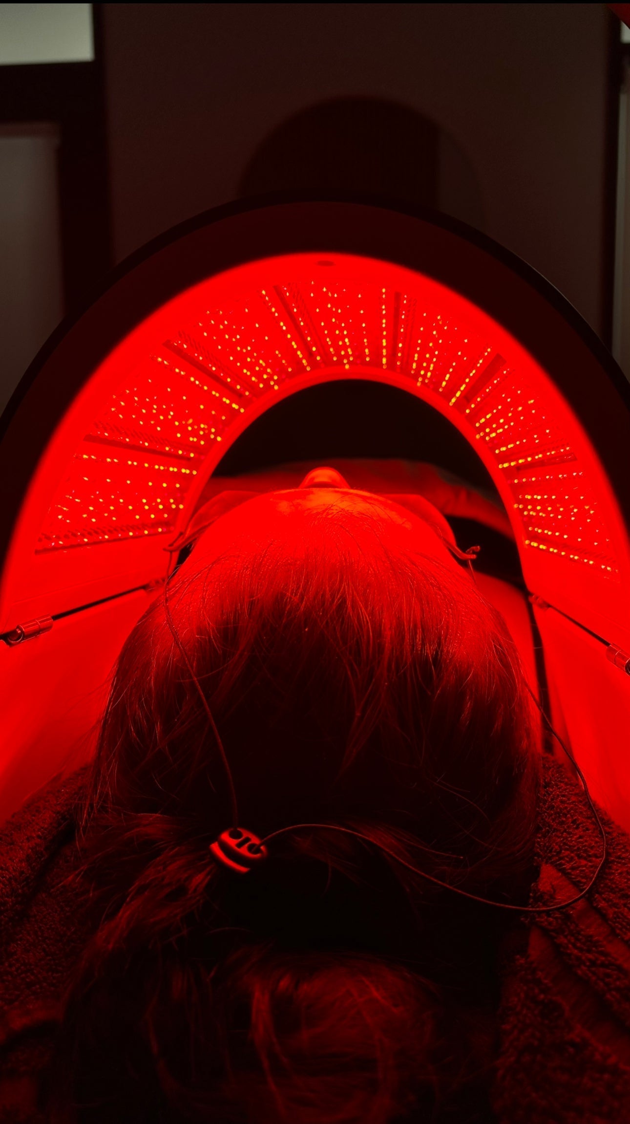 Illuminating Beauty: Unveiling the Benefits of LED Light Therapy for Your Skin